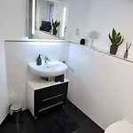 דירה Moderne Business-Wohnung Wlan, Parkplatz & Ruhige Top Lage Nahe Stuttgart *