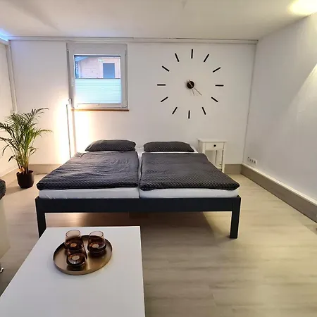 Moderne Business-Wohnung Wlan, Parkplatz & Ruhige Top Lage Nahe Stuttgart דירה