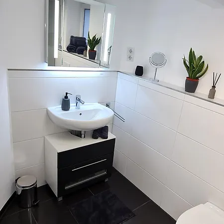 Appartement Moderne Business-wohnung Wlan, Parkplatz & Ruhige Lage Nahe Stuttgart *