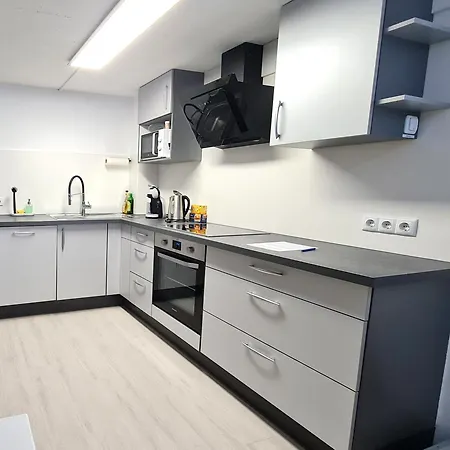 Moderne Business-wohnung Wlan, Parkplatz & Ruhige Lage Nahe Stuttgart