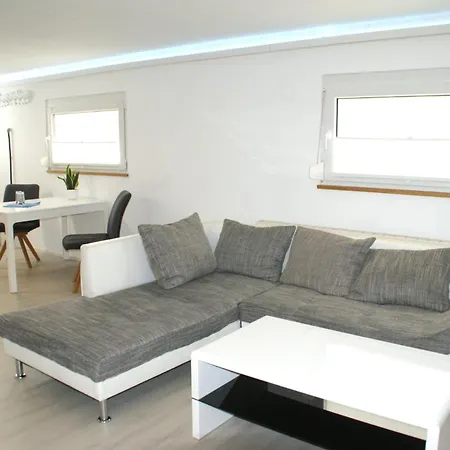 Moderne Business-Wohnung Wlan, Parkplatz & Ruhige Top Lage Nahe Stuttgart דירה *