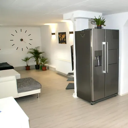 Appartement Moderne Business-wohnung Wlan, Parkplatz & Ruhige Lage Nahe Stuttgart Nuertingen