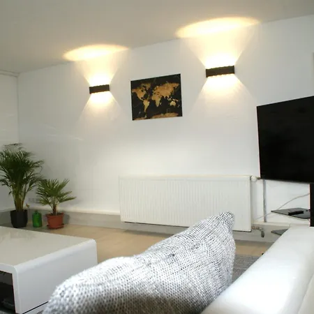 Appartement Moderne Business-wohnung Wlan, Parkplatz & Ruhige Lage Nahe Stuttgart Nuertingen